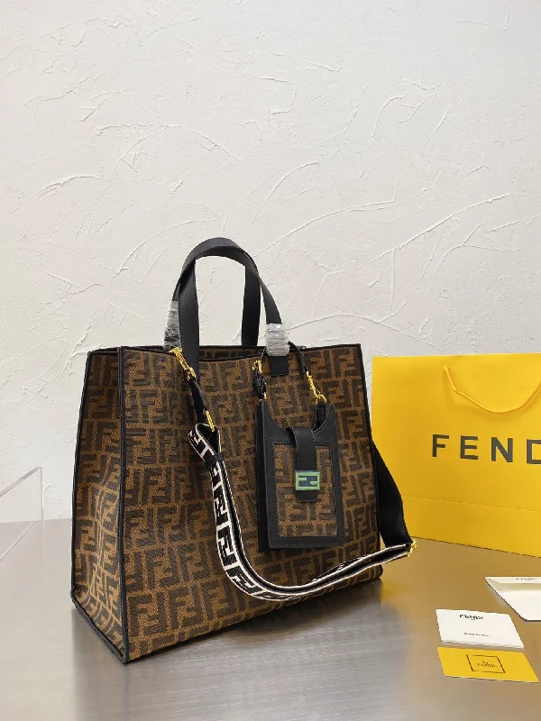 Fendi By The Way bags with a crystal - embellished FF logo for added luxury and glamourLuxury  Bags Fendi 138