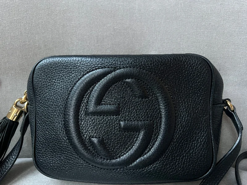 Women Gucci Sylvie bags with a detachable ribbon detailGucci Black Soho Disco (RRP £1050)