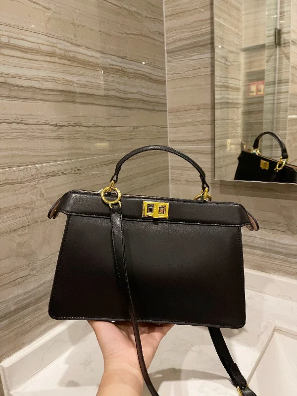 Ladies Fendi shoulder bags with a detachable key fob for easy key managementLuxury  Bags Fendi 111