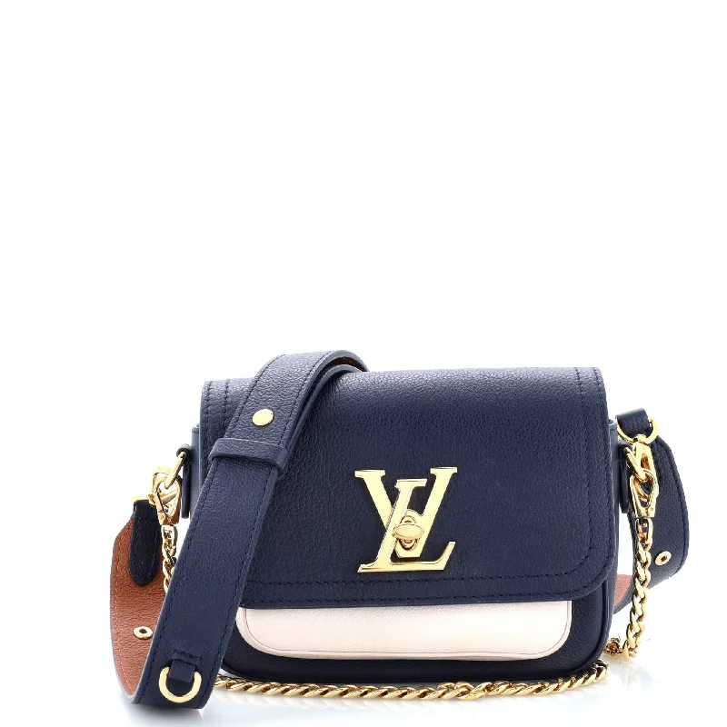 YVES SAINT LAURENT Manhattan bags with a structured silhouette and a magnetic - snap closureLockme Tender Handbag Leather