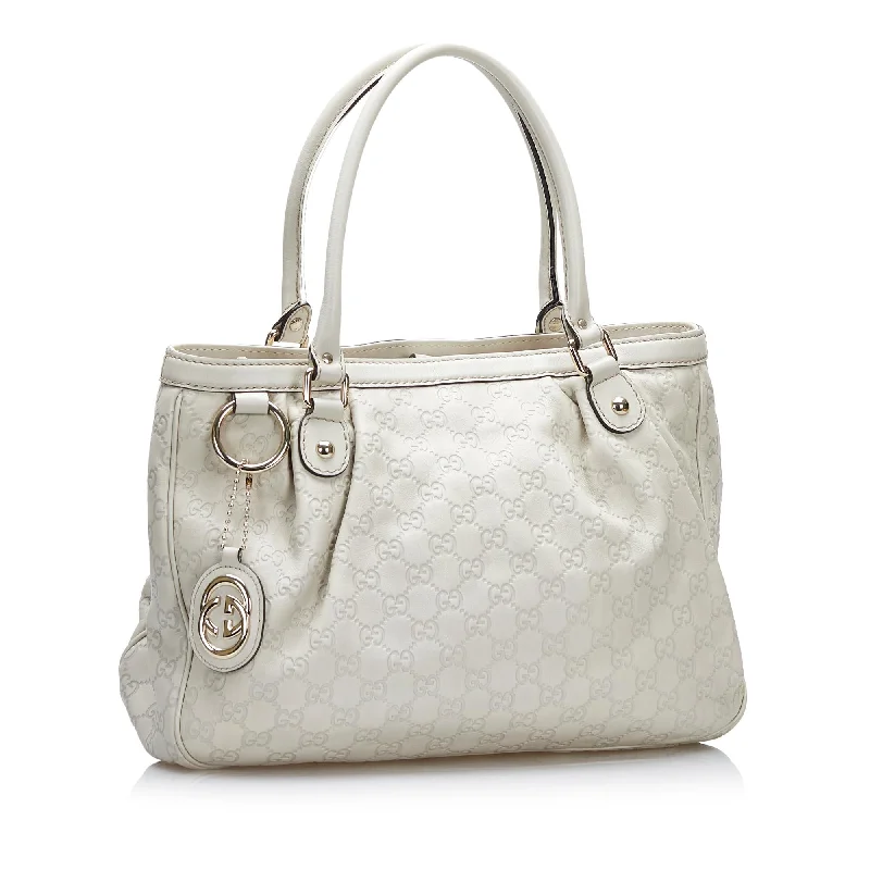 Women Gucci bags with a snap - button closure and a decorative charmGucci Guccissima Sukey Tote Bag (SHG-xFmRPG)