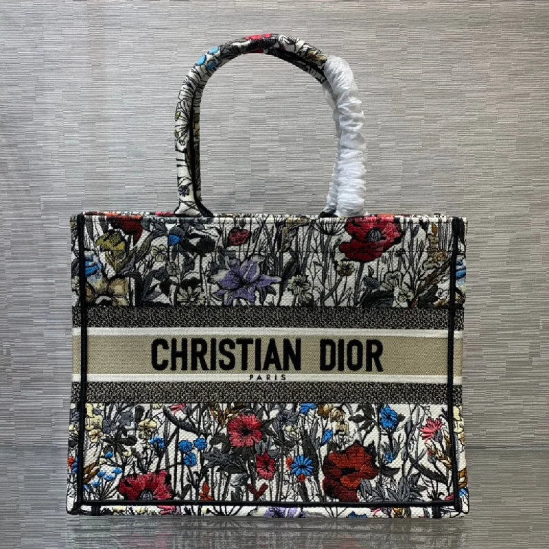 Christian Dior handbags with a removable shoulder strap for versatilityChristian Dior - Luxury Bags  502